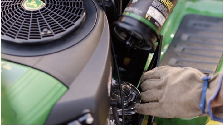 How to: Change Your John Deere 30-Second Oil Change Filter