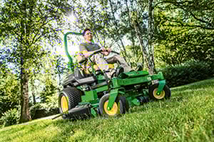 Z700 ZTrak™ Zero Turn Series